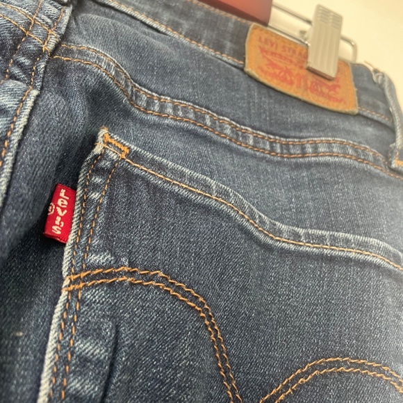 Levi’s High Rise Skinny Jeans - Picture 4 of 4